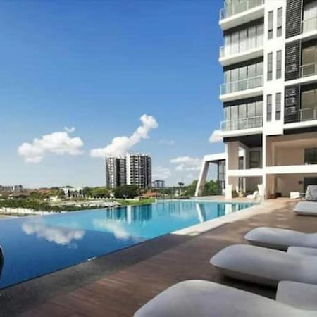 Mega Inn Kuching Exterior photo
