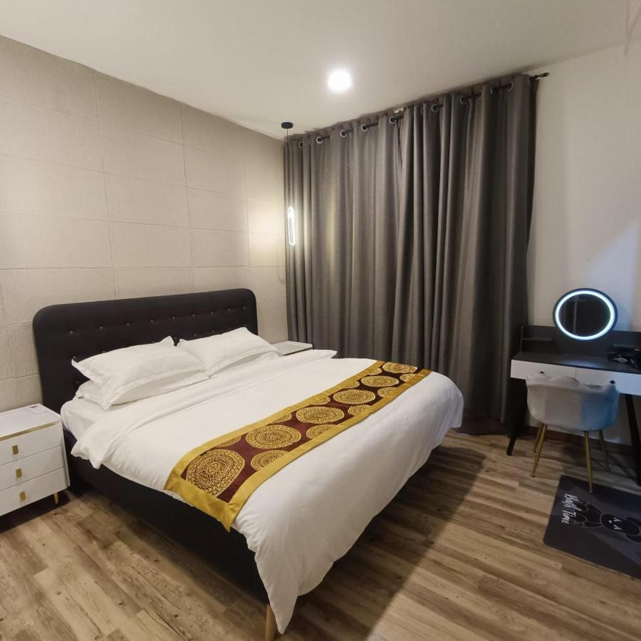 Mega Inn Kuching Exterior photo