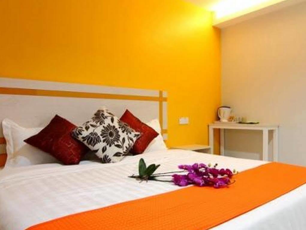 Mega Inn Kuching Exterior photo